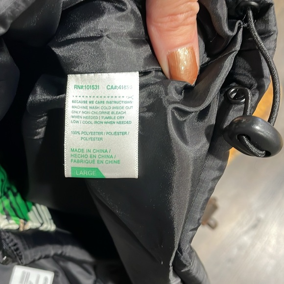 Brand new with tags LRG lightly insulated puffy jacket. Multiple sizes available - Picture 5 of 7